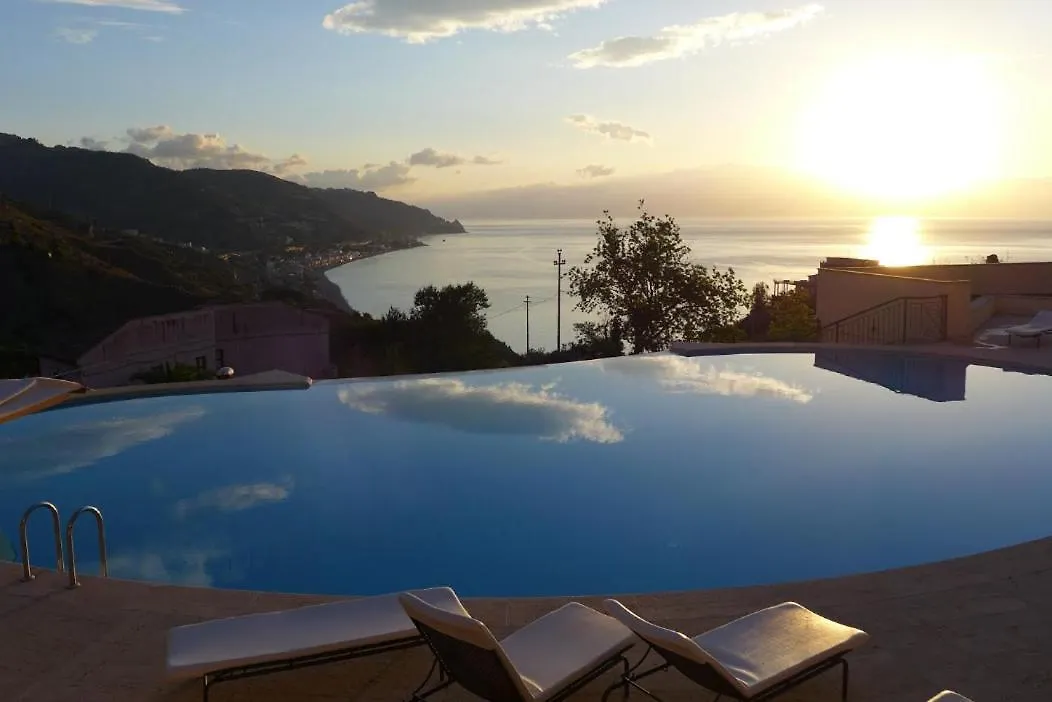 Taormina Romantic Apartment By Taormina Holidays Italy